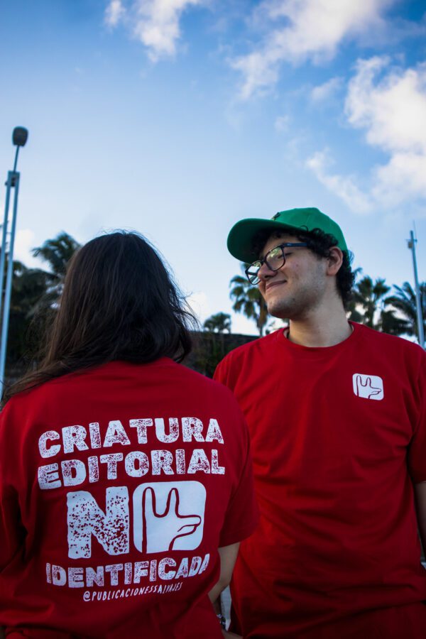 Playera criatura salvaje