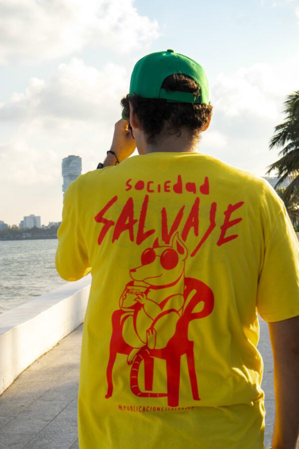 Playera tlacuache salvaje